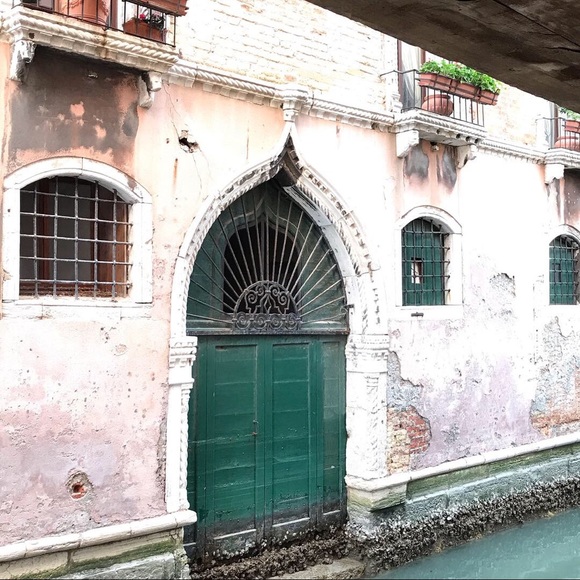 Meet your Posher, Tracy - Picture 2 of 4